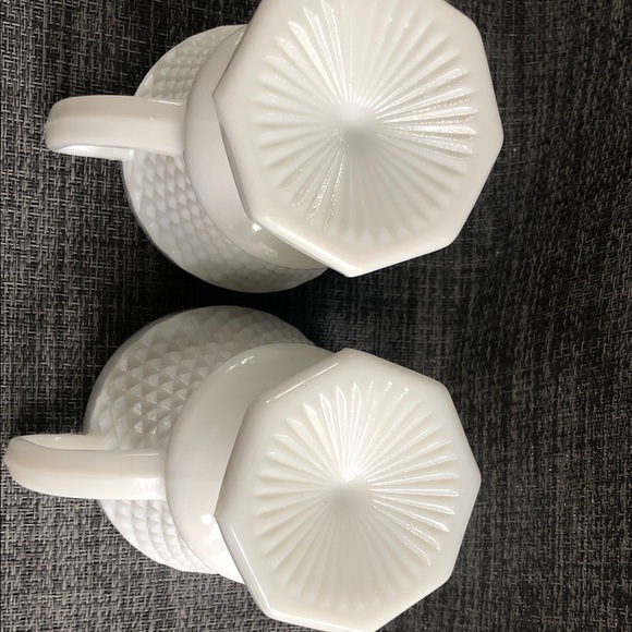 Milk glass White diamond Creamer and Sugar Set - Picture 2 of 4